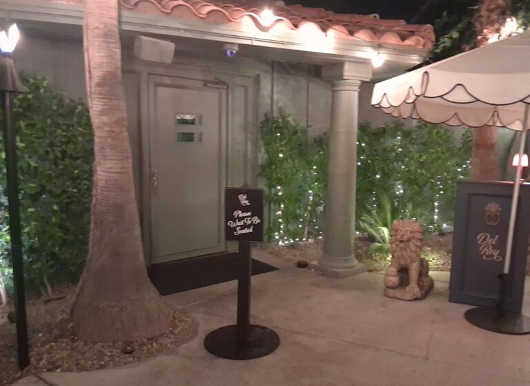The hidden entrance to the Del Rey at Villa Royale