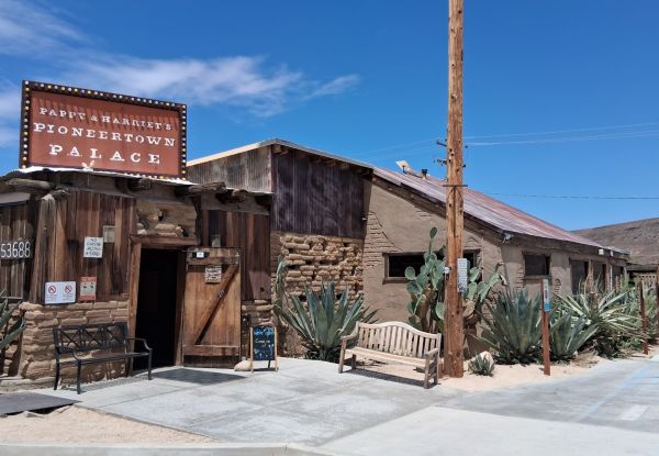 The exterior front entrance of Pappy and Harriets in Pioneertown